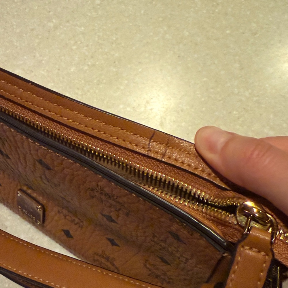 MCM Aren Visetos Shoulder Bag Crossbody Handbag in Cognac Very Good Condition - Picture 9 of 15